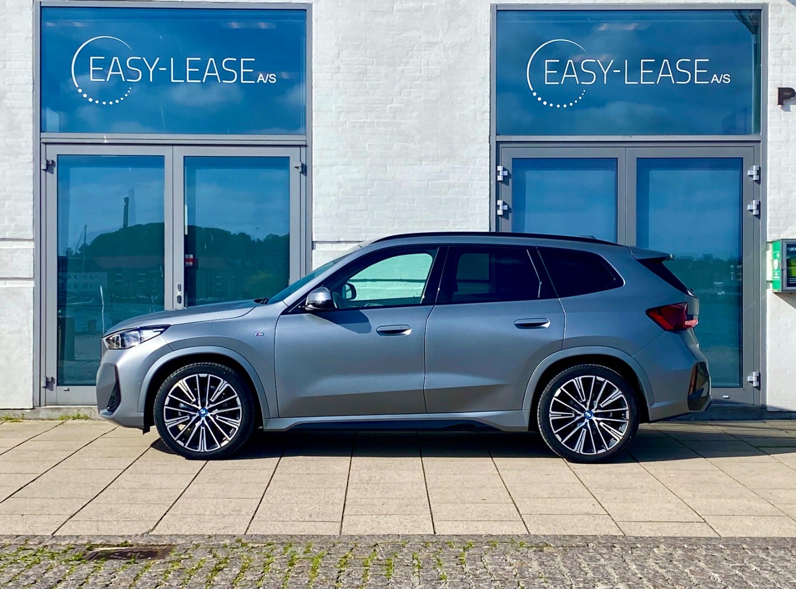 22166 | BMW iX1  xDrive30 M-Sport