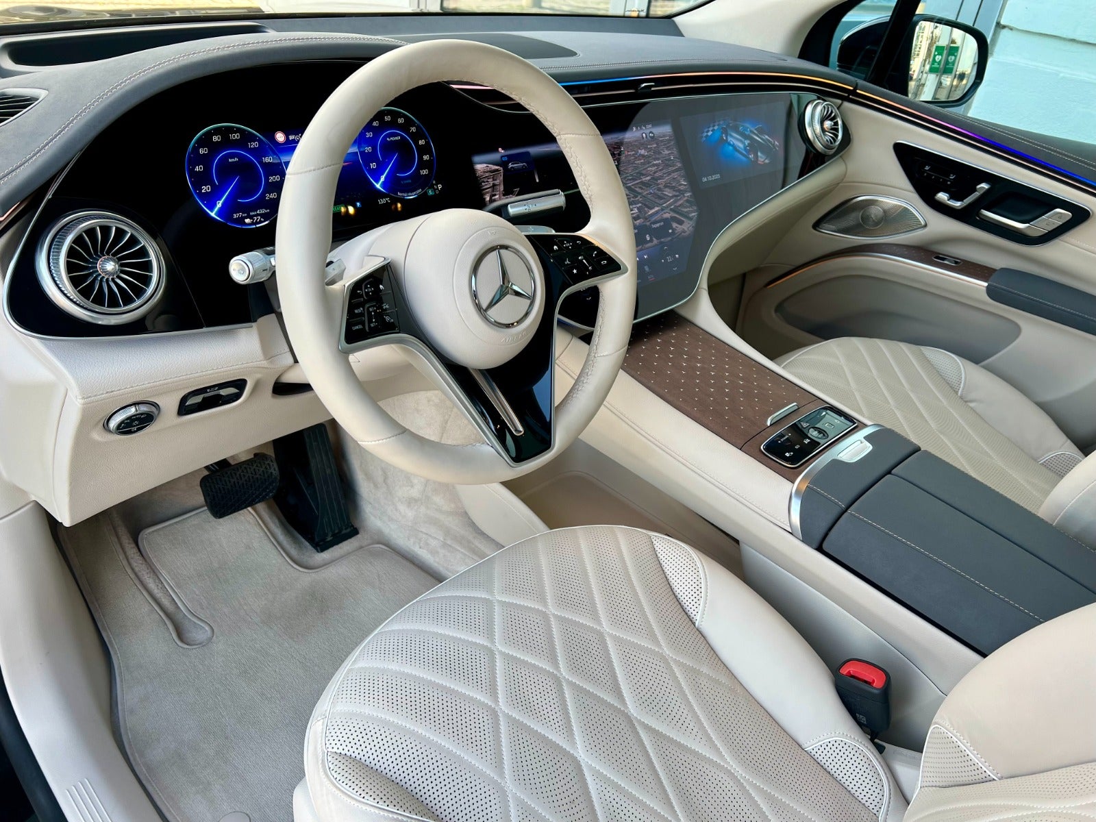 Mercedes EQS450+ SUV