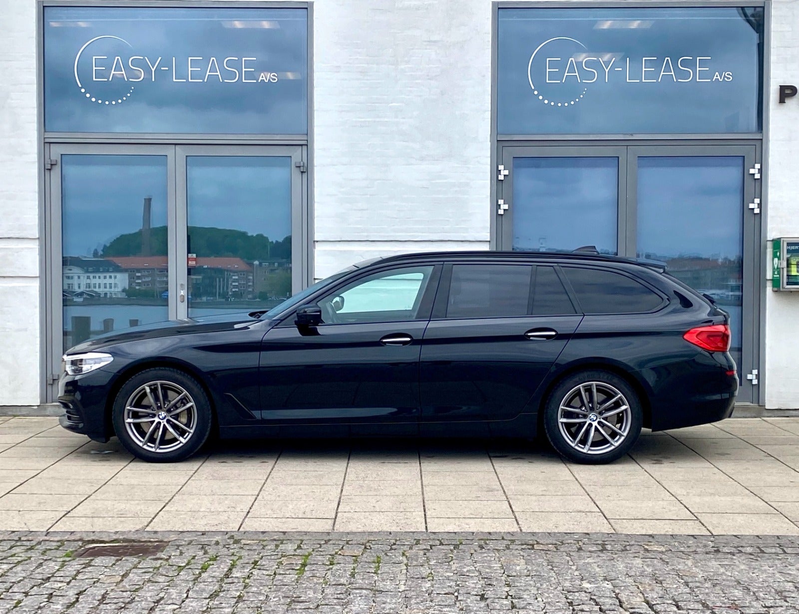 2589 | BMW 530d 3,0 Touring Sport Line aut.