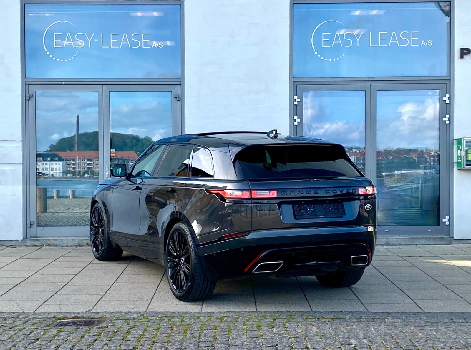 27296 | Land Rover Range Rover Velar 3,0 D300 R-Dynamic HSE aut.