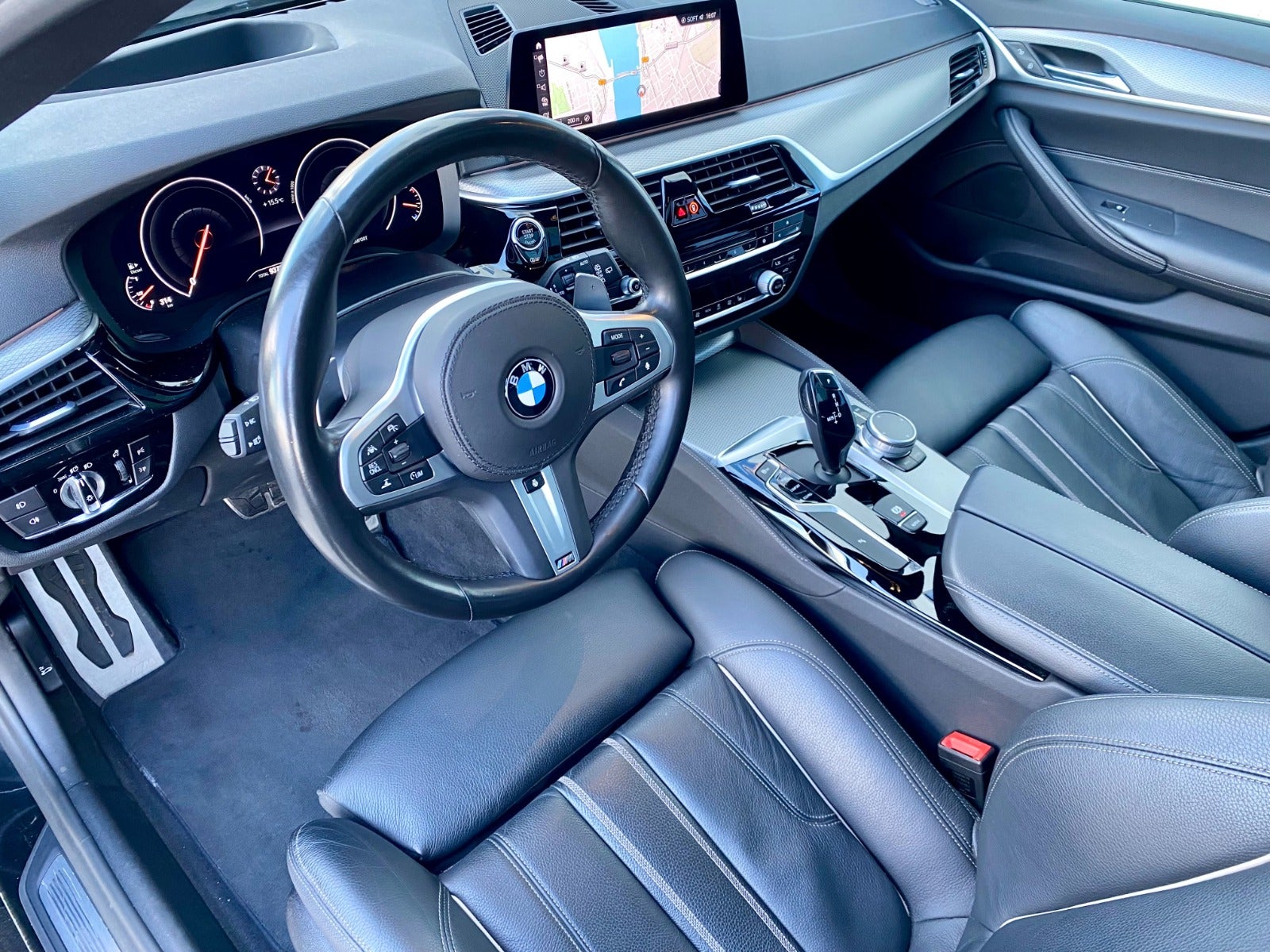 10883 | BMW 530d 3,0 Touring M-Sport aut.