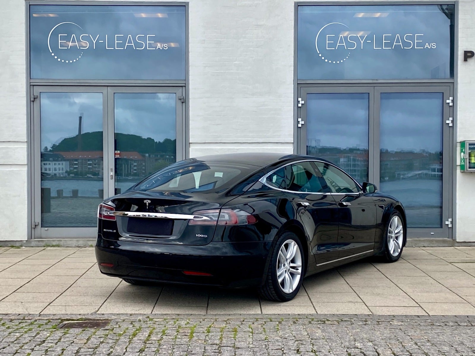 10789 | Tesla Model S  100D