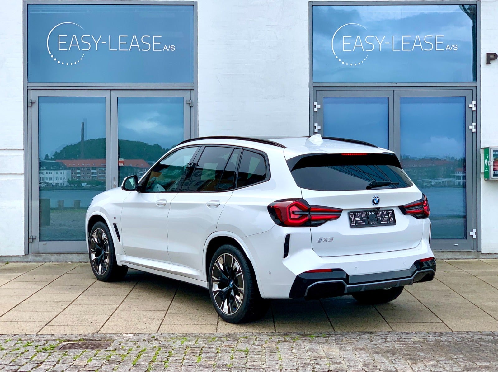 26424 | BMW iX3  Charged Plus M-Sport