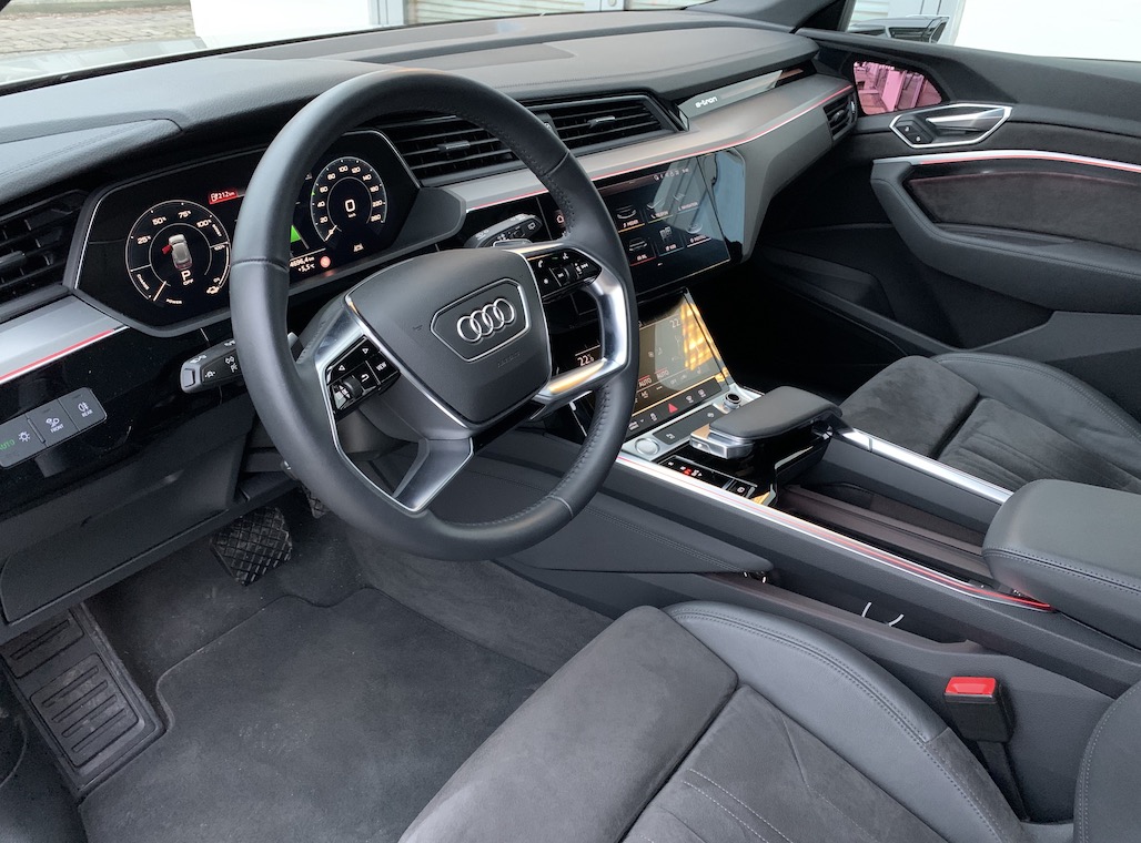 Audi E-tron 55