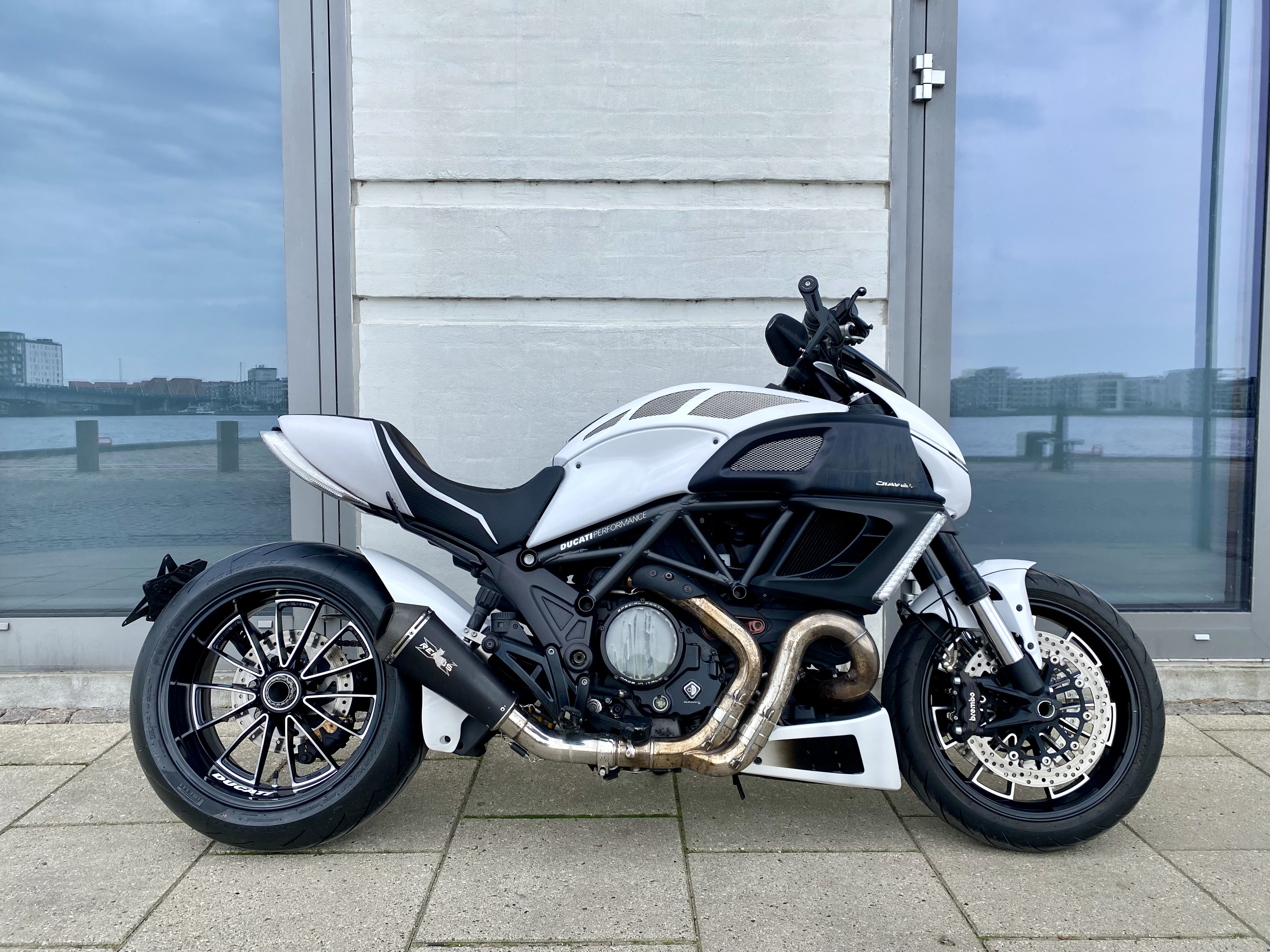 Ducati Diavel Carbon