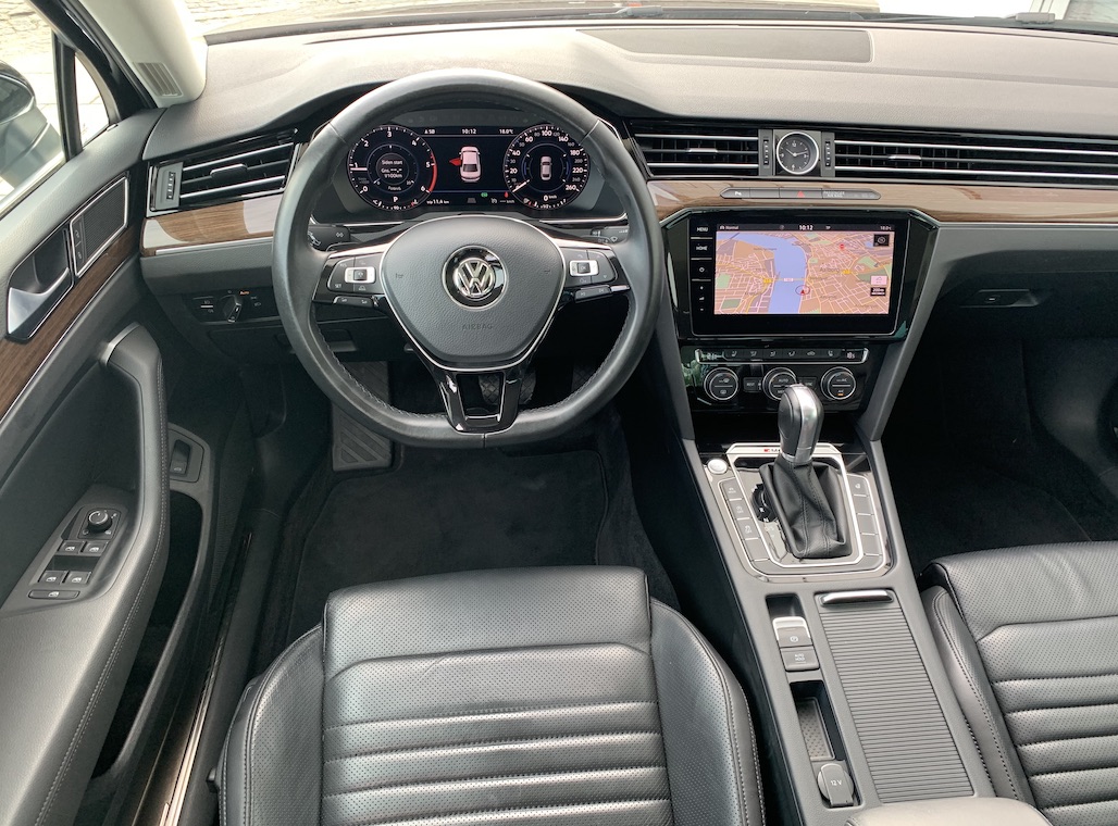 VW Passat R-line 2.0 TDI