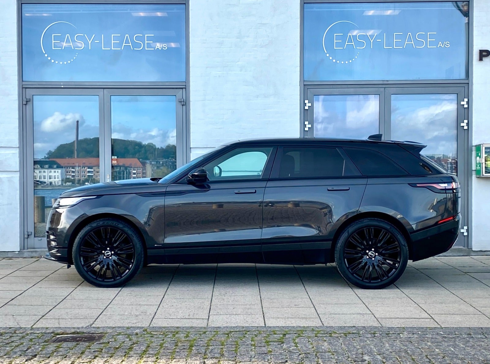 27296 | Land Rover Range Rover Velar 3,0 D300 R-Dynamic HSE aut.