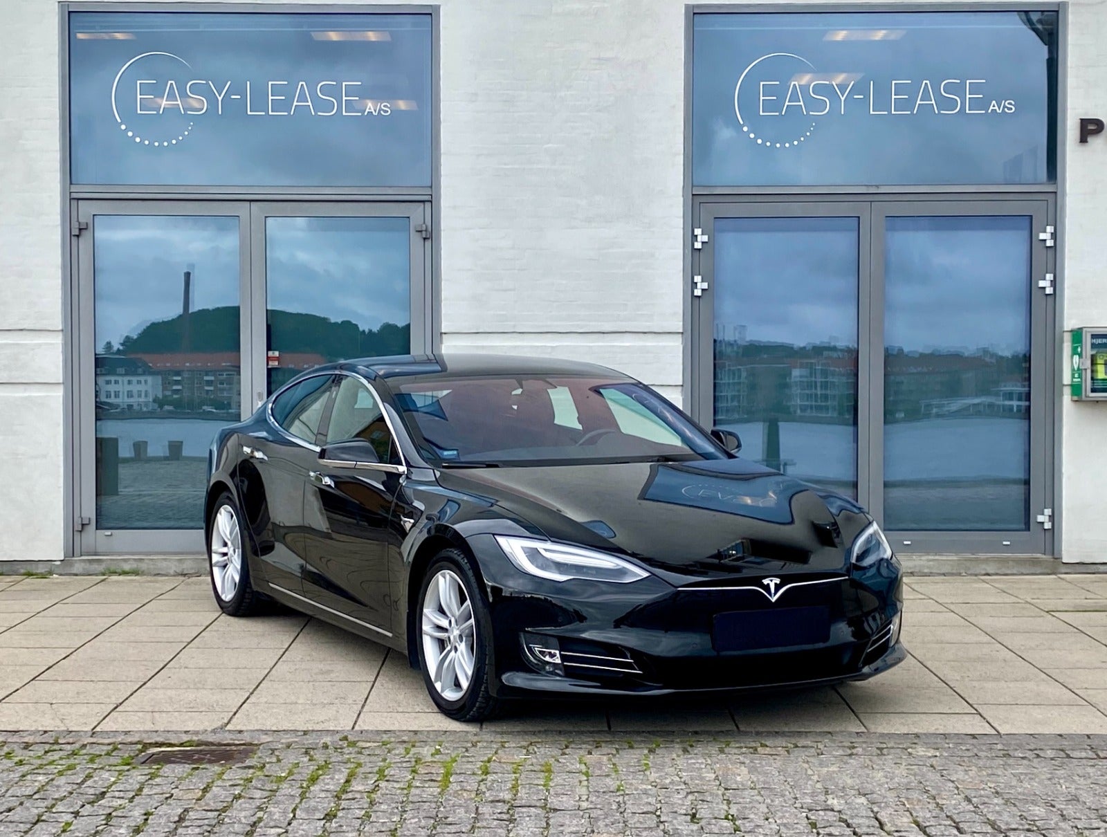 10789 | Tesla Model S  100D