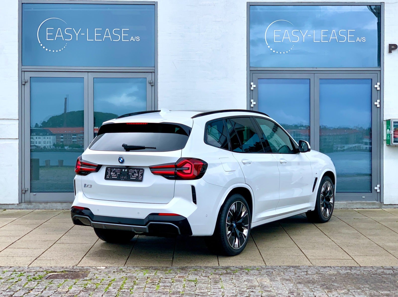 26424 | BMW iX3  Charged Plus M-Sport