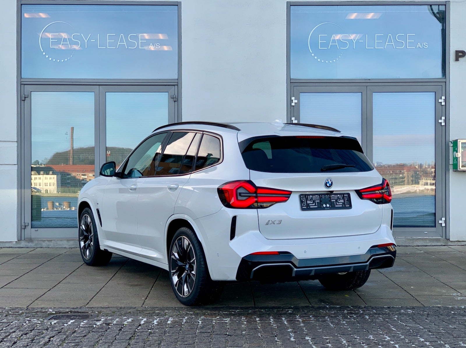 BMW iX3  Charged Plus M-Sport
