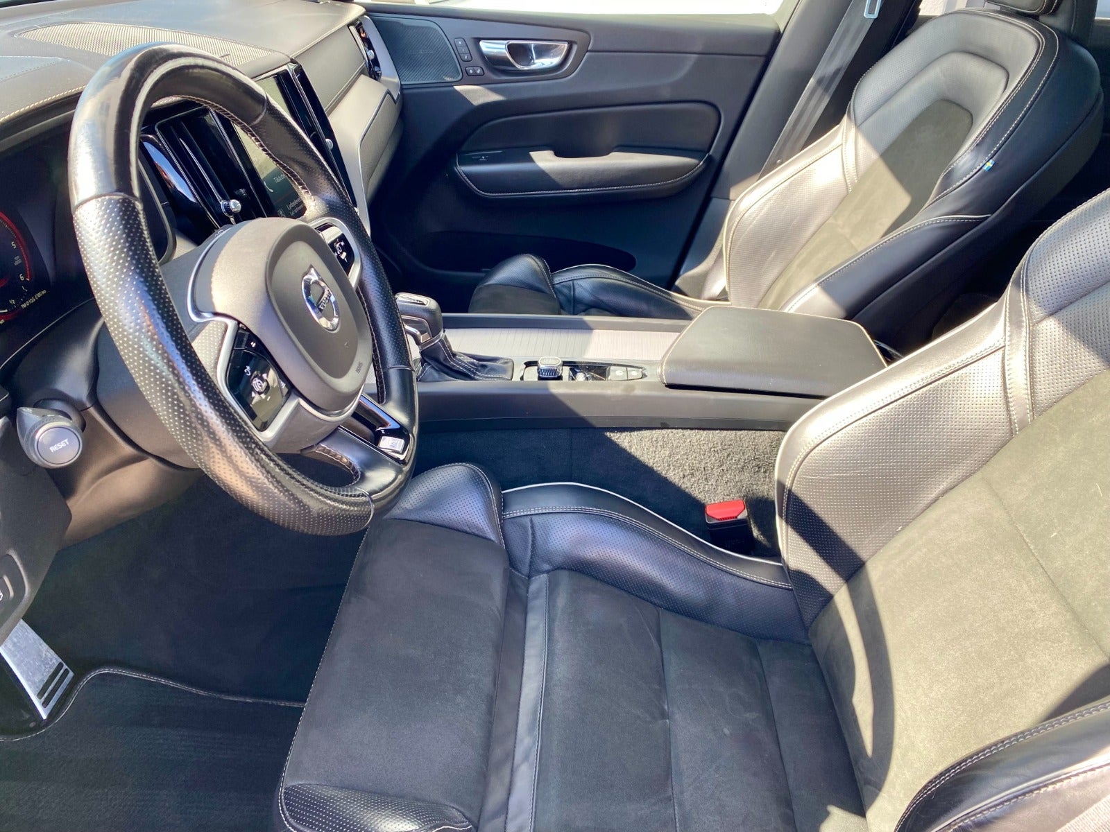 40735 | Volvo XC60 2,0 D5 235 R-Design aut. AWD